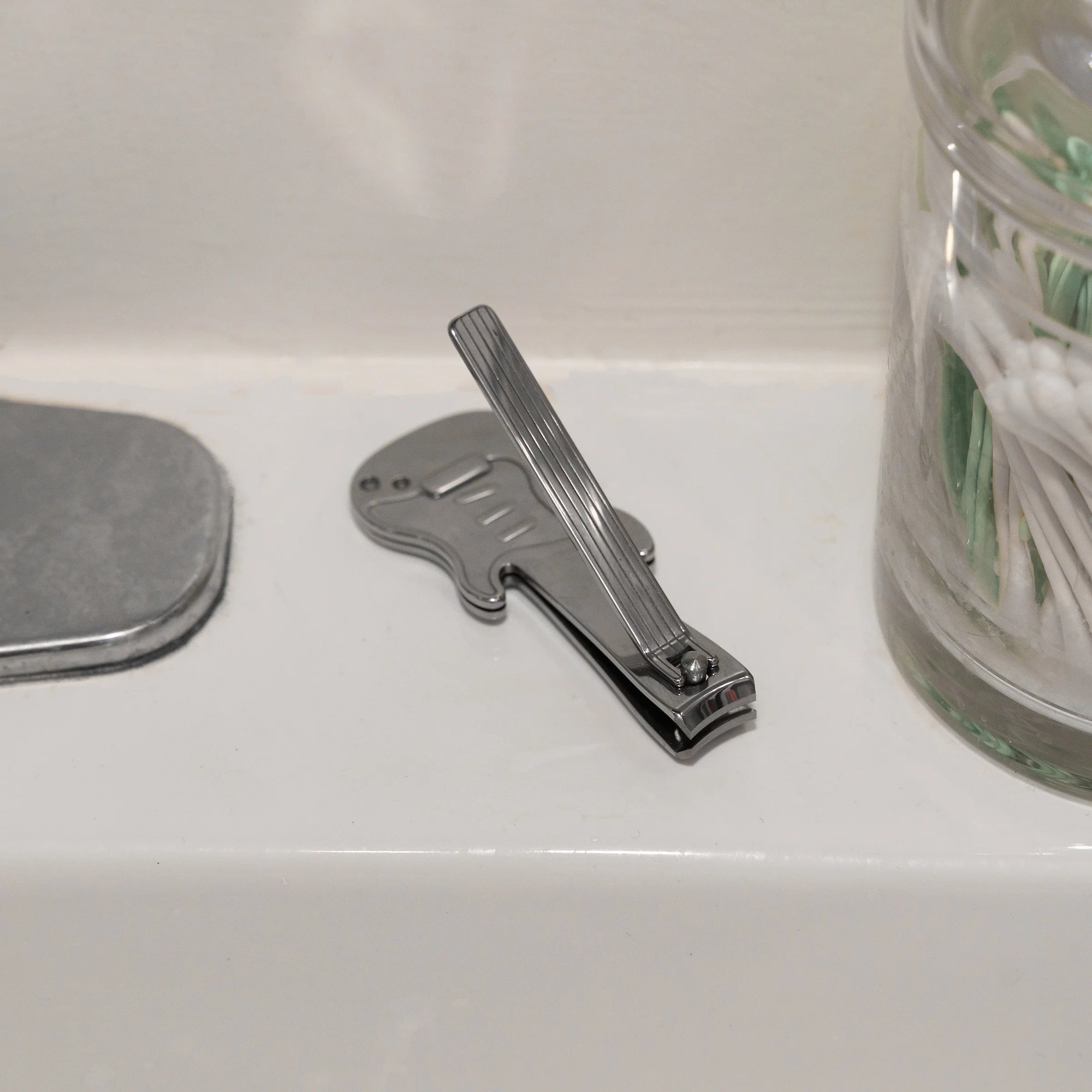 Nail Clipper Guitar - Kikkerland