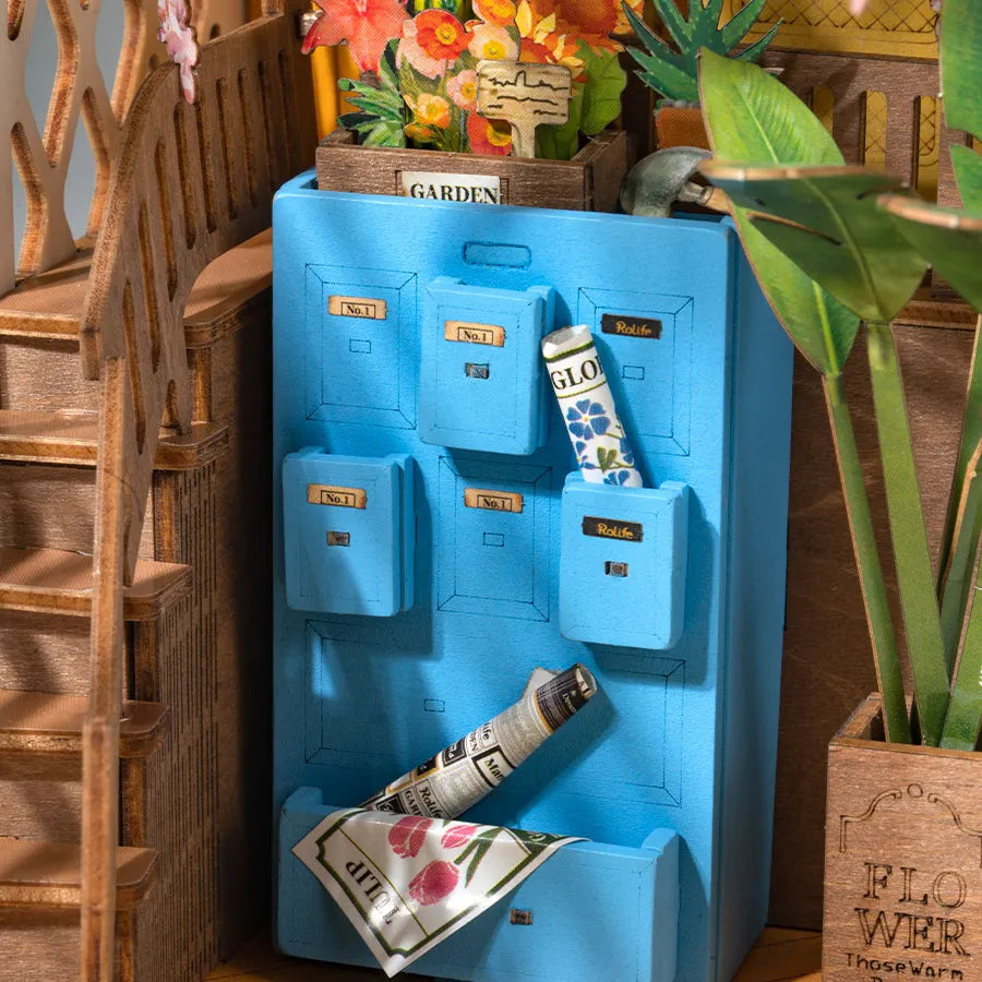 DIY Book Nook Garden House - Robotime