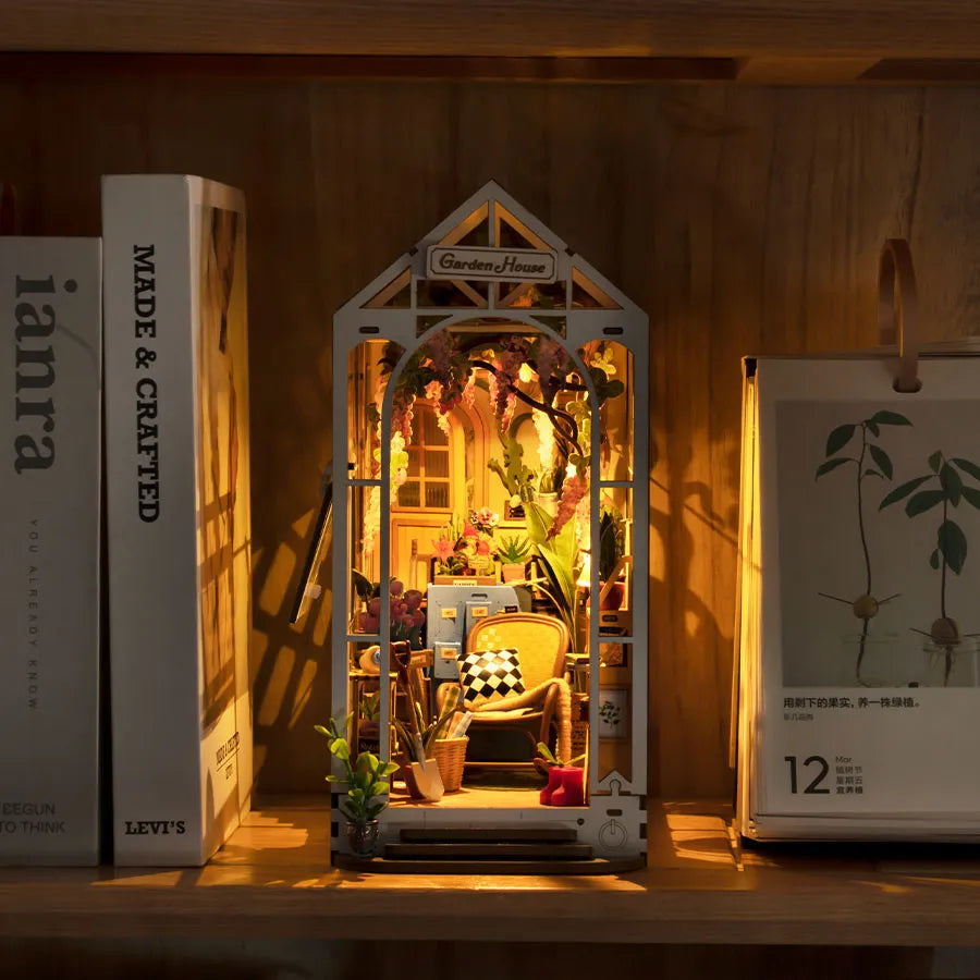 DIY Book Nook Garden House - Robotime