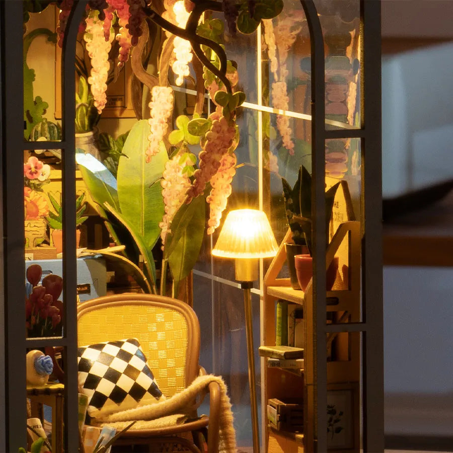 DIY Book Nook Garden House - Robotime