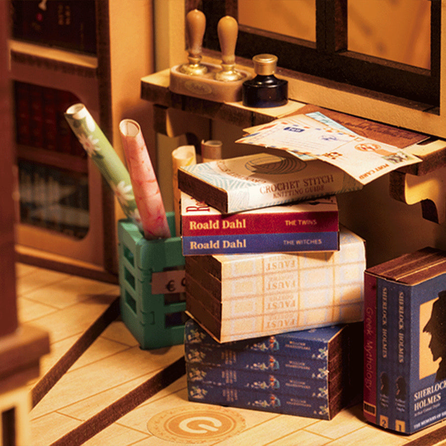 DIY Book Nook Bookstore - Robotime