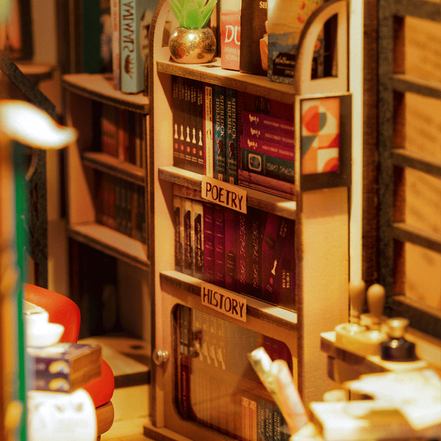 DIY Book Nook Bookstore - Robotime
