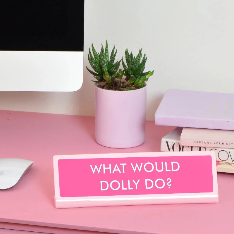 Namensschild „What would Dolly Do“ – Flamingo-Kerzen