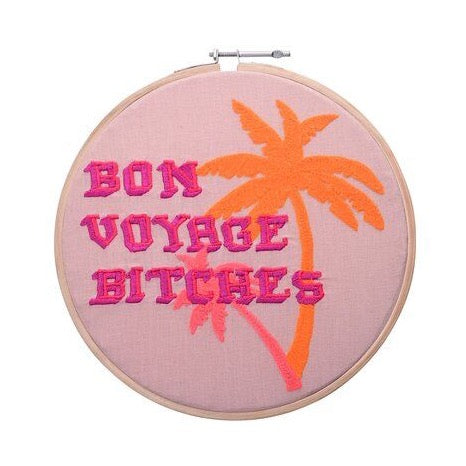 Wanddecoratie Broderie Bon Voyage Bitches - Gift Company