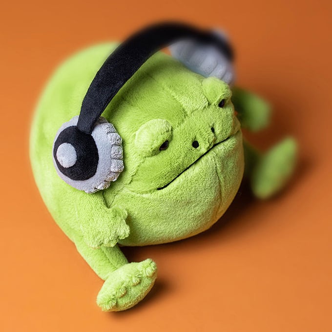 Cuddly Ricky Rainfrog Headphone - Jellycat