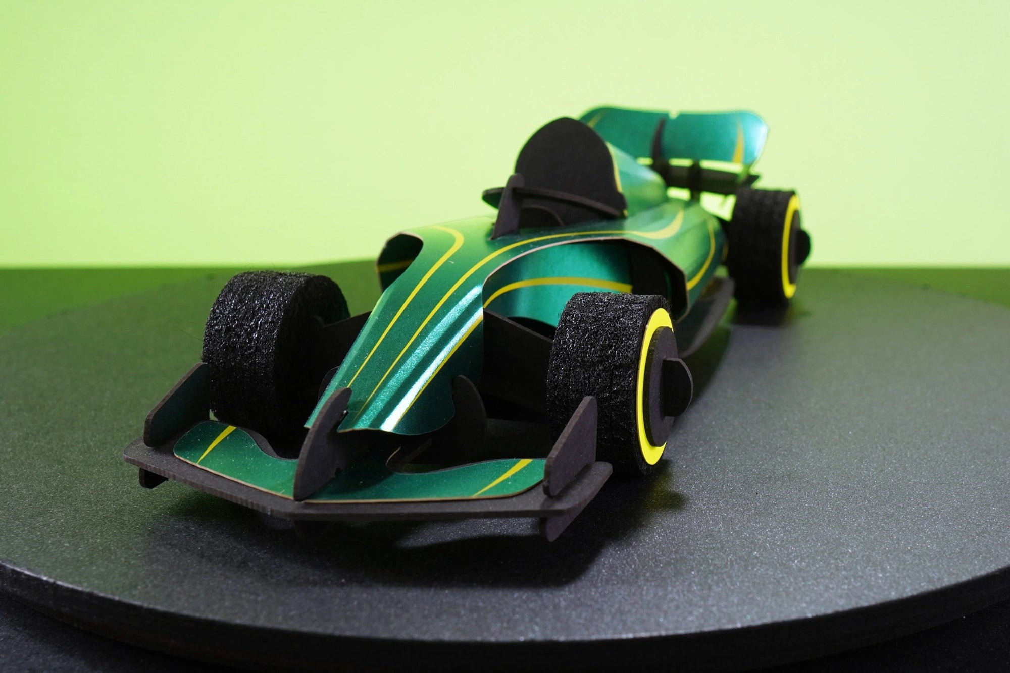 Paper Race Car Racing Green - Assembli