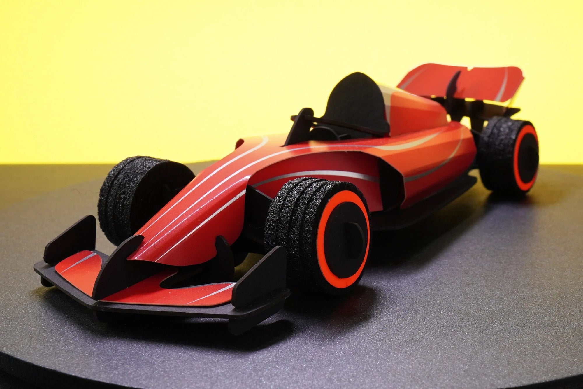 Paper Race Car Red Hot - Assembli