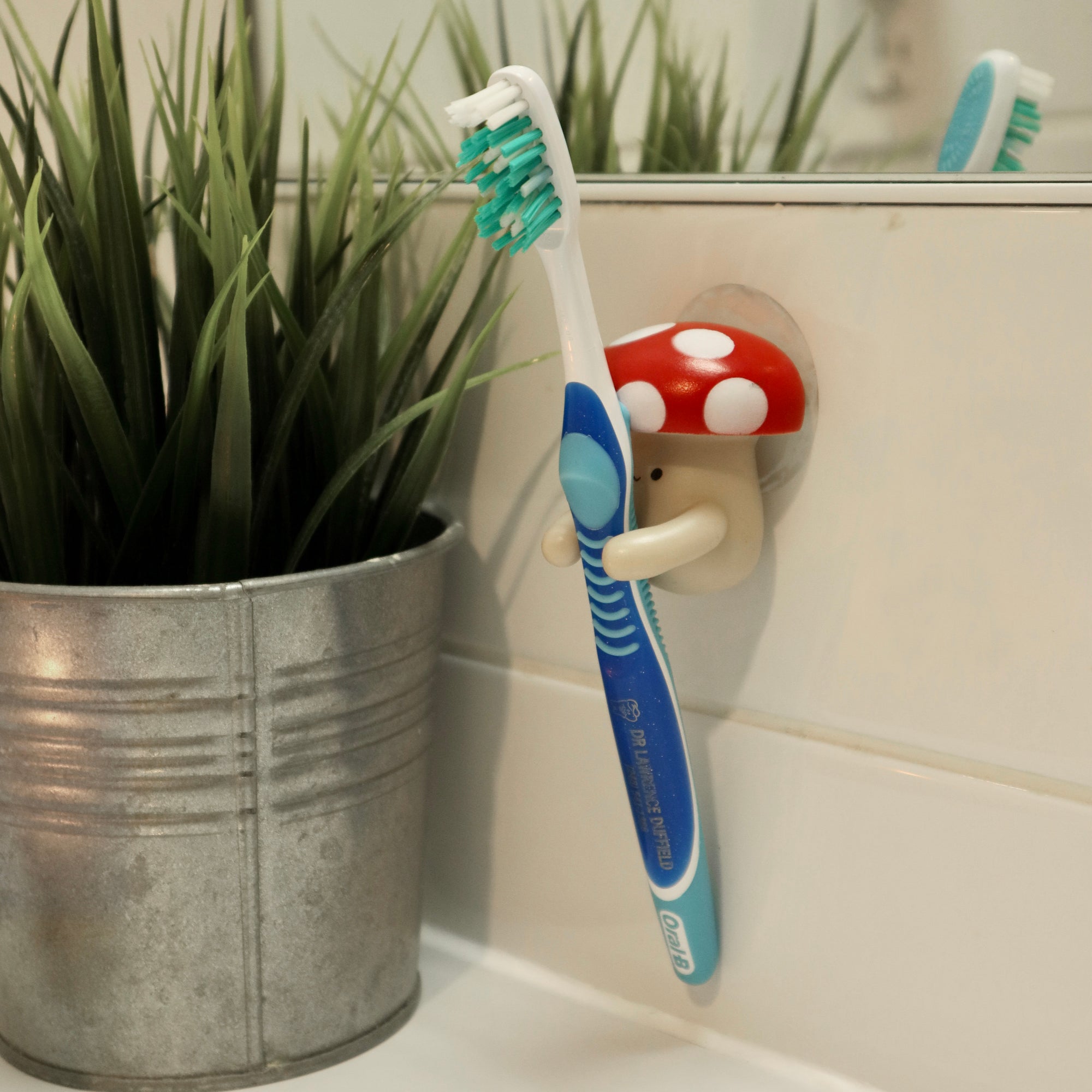 Toothbrush holder Mushroom - Kikkerland 