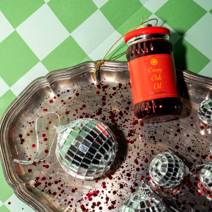 Kerst Ornament Crispy Chili Oil - Yup in de boom