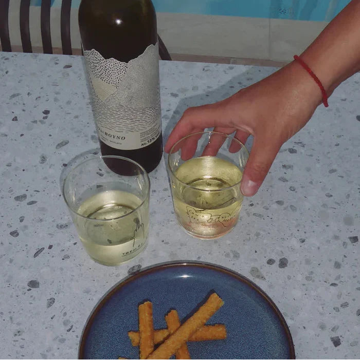 "Thumbs up" glass