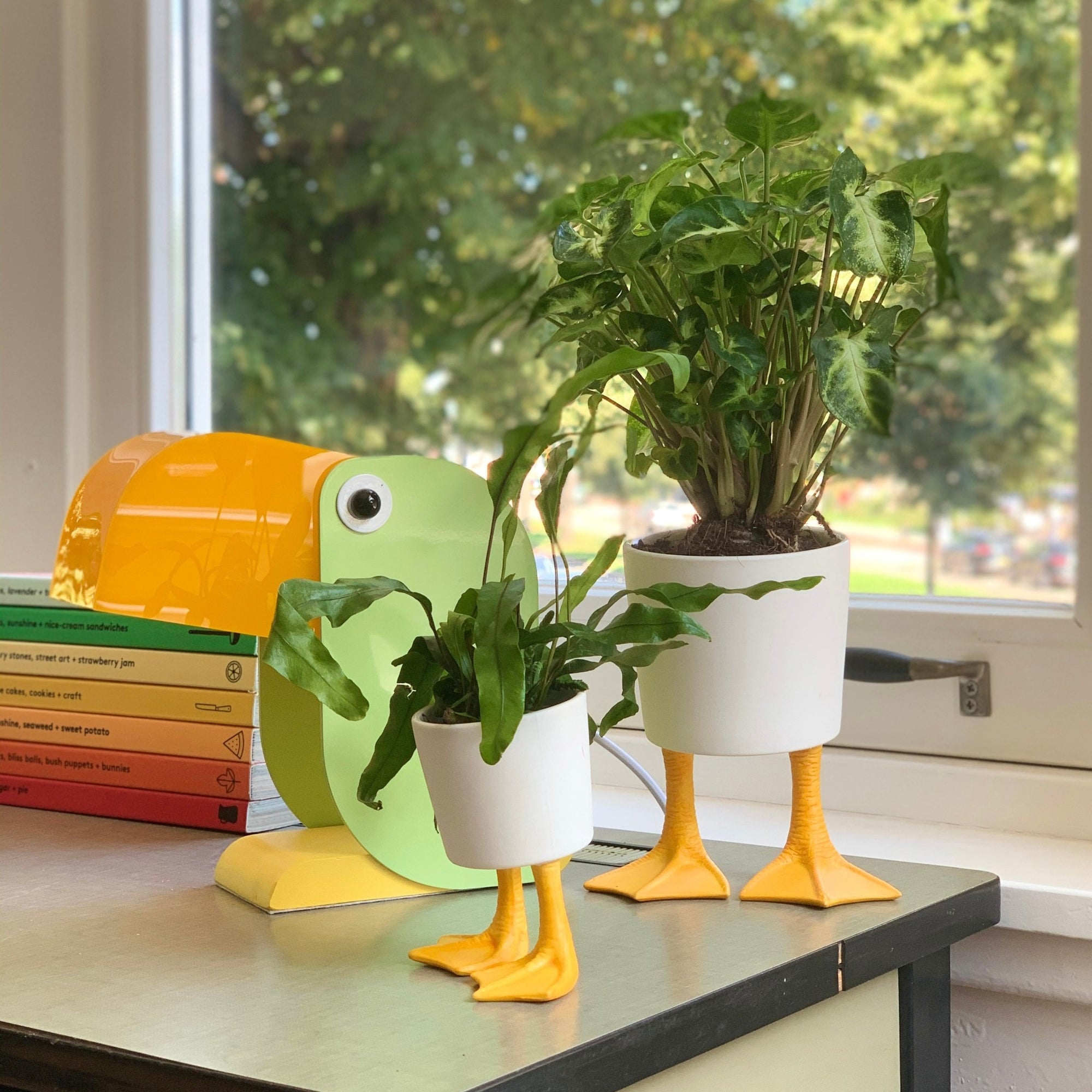 Plant pot Duck Feet Large - Bitten