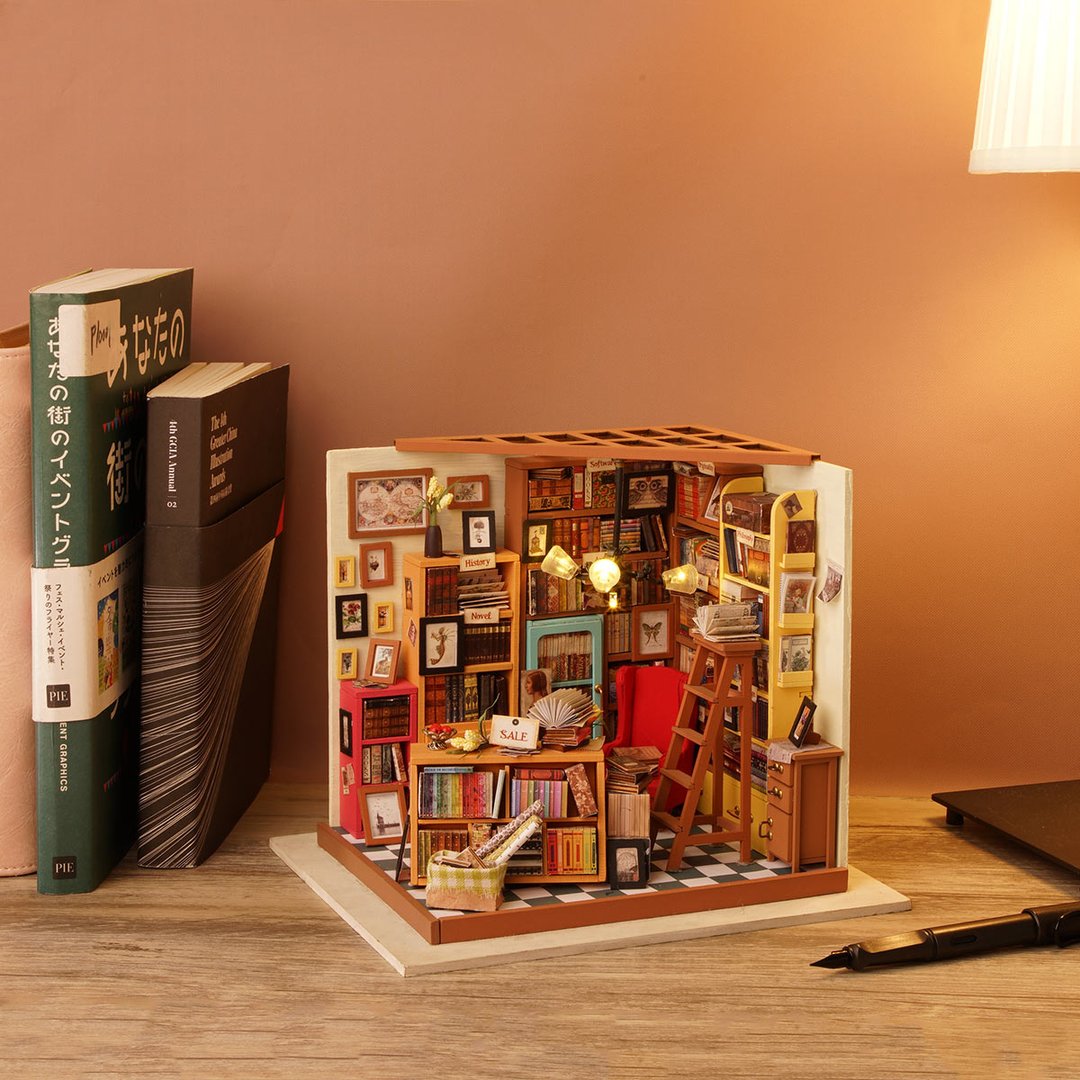 DIY Miniature House Sam's Study - Robotime